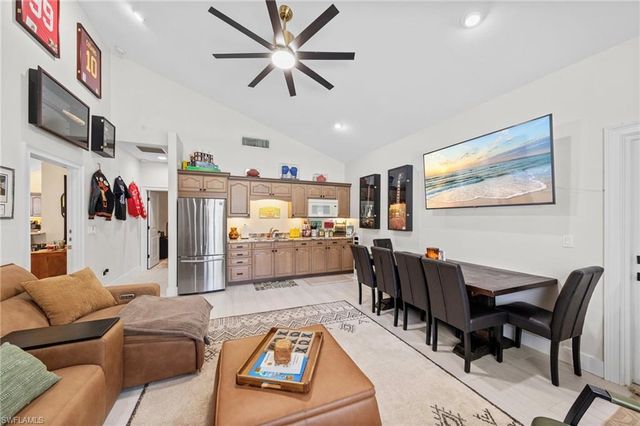 861 97th AVE N, Naples, FL 34108