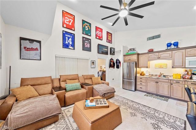 861 97th AVE N, Naples, FL 34108