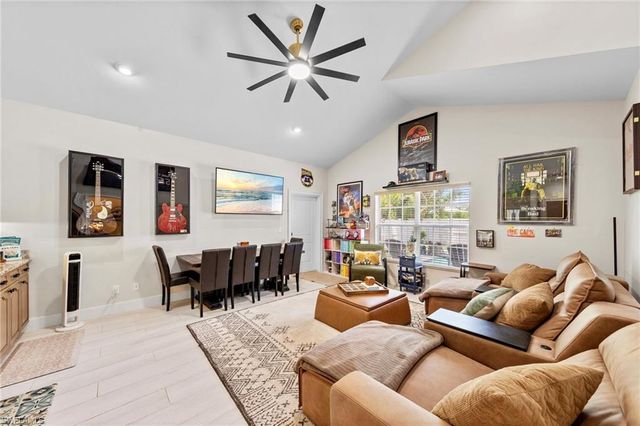 861 97th AVE N, Naples, FL 34108