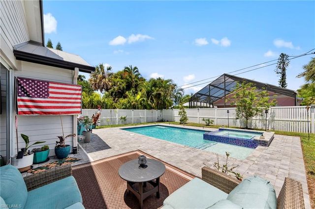 861 97th AVE N, Naples, FL 34108