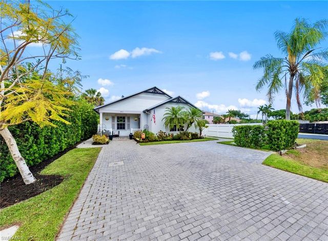 861 97th AVE N, Naples, FL 34108