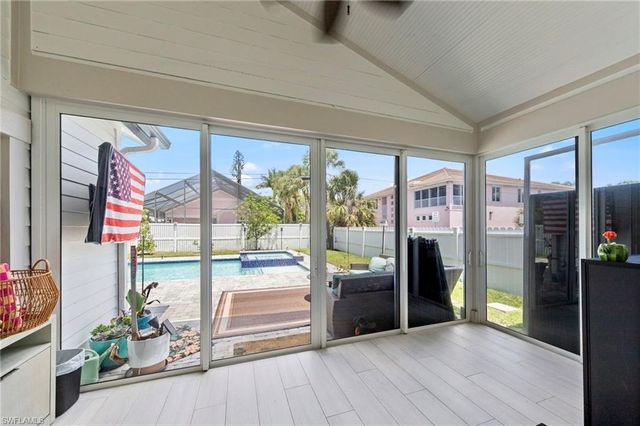 861 97th AVE N, Naples, FL 34108