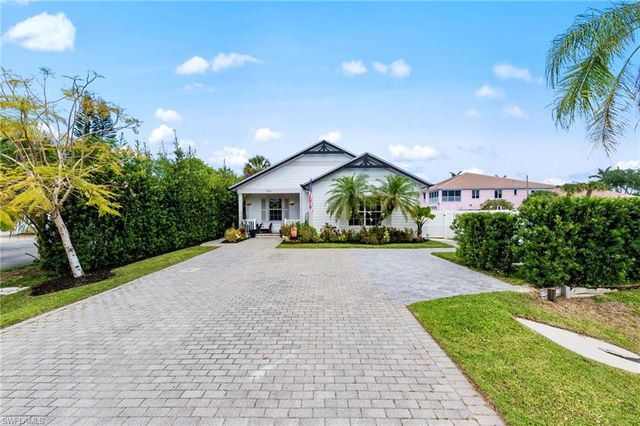 861 97th AVE N, Naples, FL 34108