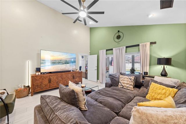 861 97th AVE N, Naples, FL 34108