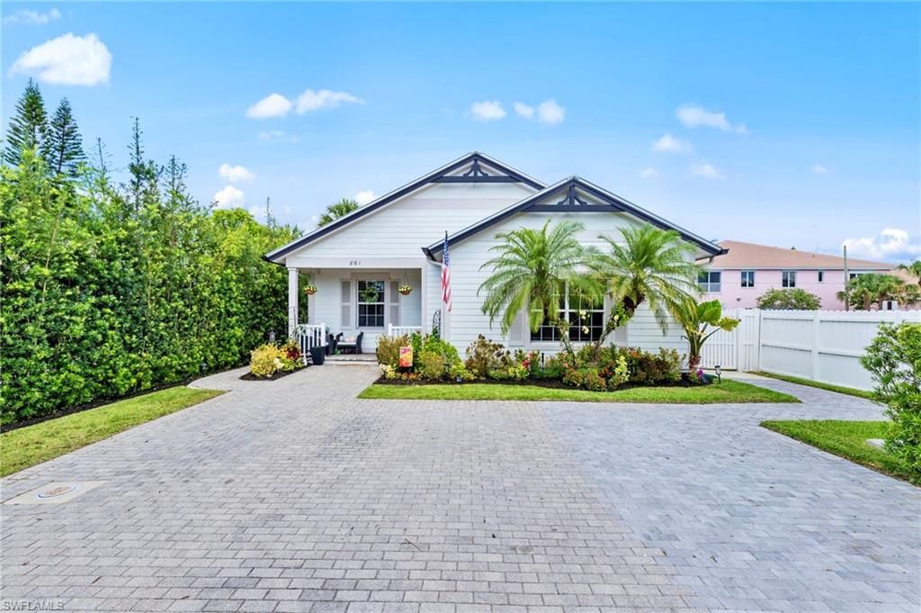 861 97th AVE N, Naples, FL 34108