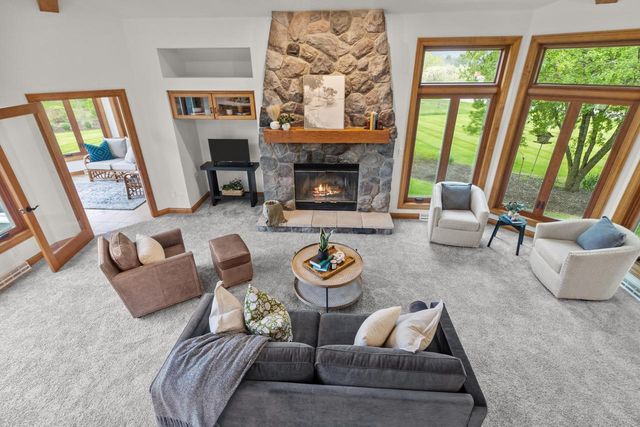 W292N3634 Stillmeadow ROAD, Pewaukee, WI 53072