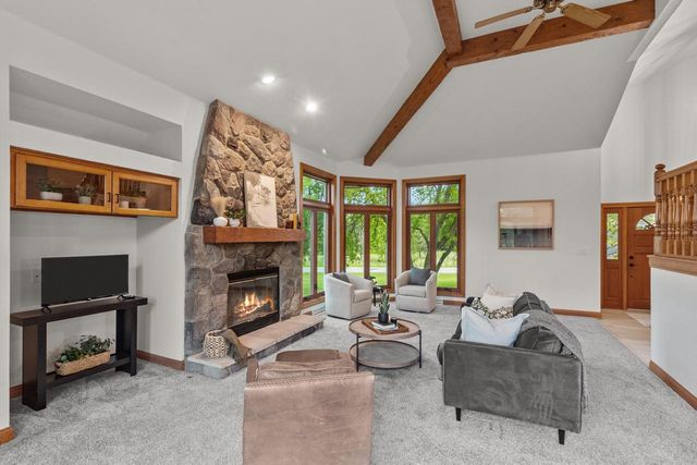W292N3634 Stillmeadow ROAD, Pewaukee, WI 53072