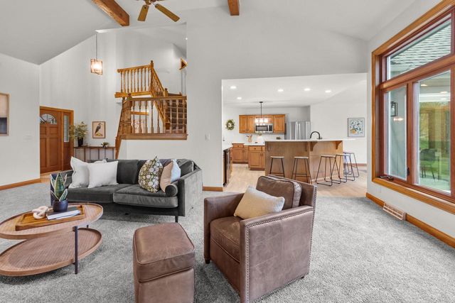 W292N3634 Stillmeadow ROAD, Pewaukee, WI 53072