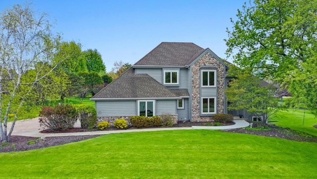W292N3634 Stillmeadow ROAD, Pewaukee, WI 53072