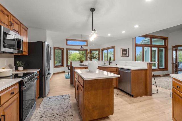 W292N3634 Stillmeadow ROAD, Pewaukee, WI 53072