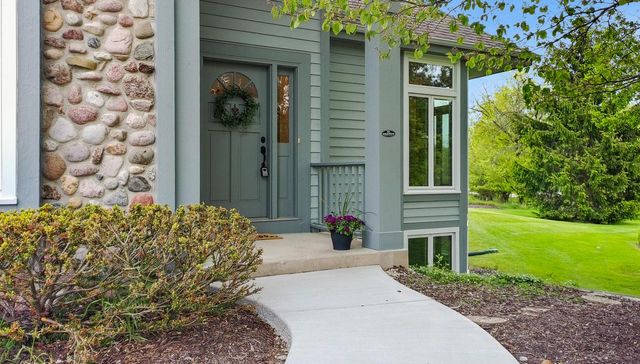 W292N3634 Stillmeadow ROAD, Pewaukee, WI 53072