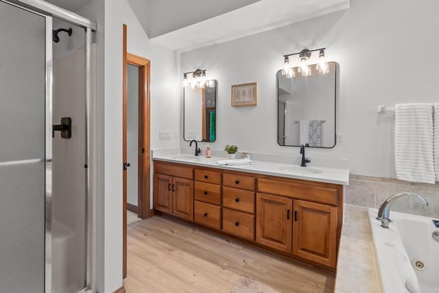 W292N3634 Stillmeadow ROAD, Pewaukee, WI 53072