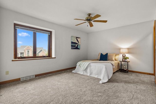 W292N3634 Stillmeadow ROAD, Pewaukee, WI 53072
