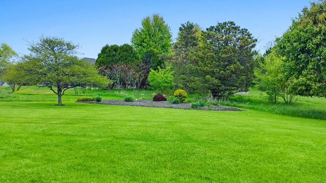 W292N3634 Stillmeadow ROAD, Pewaukee, WI 53072