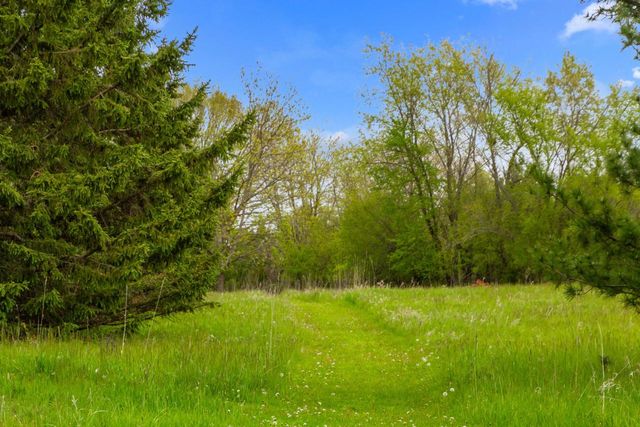 W292N3634 Stillmeadow ROAD, Pewaukee, WI 53072