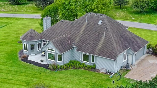 W292N3634 Stillmeadow ROAD, Pewaukee, WI 53072
