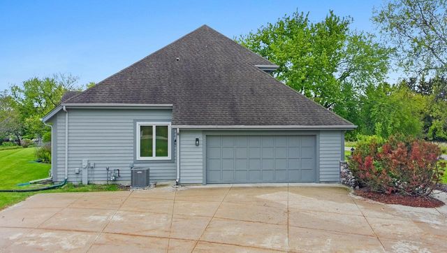 W292N3634 Stillmeadow ROAD, Pewaukee, WI 53072