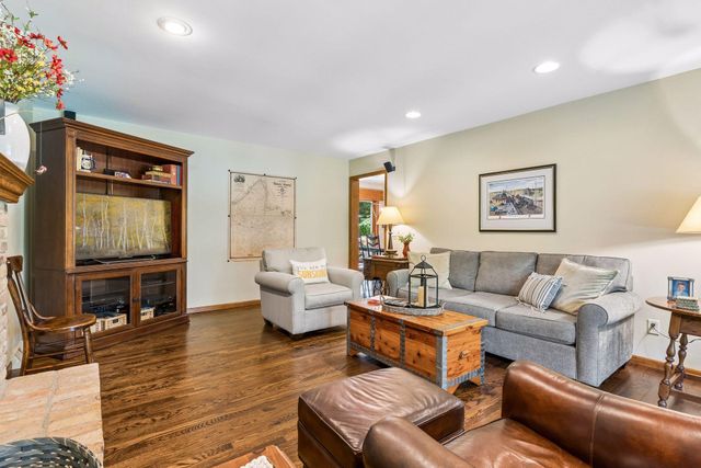 1359 Cherry Hill Road, Mendota Heights, MN 55118