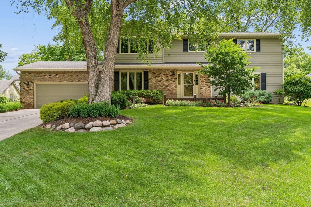 1359 Cherry Hill Road, Mendota Heights, MN 55118