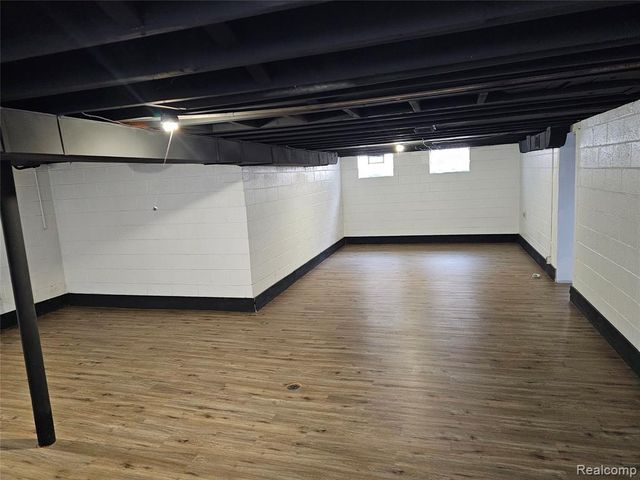 23091 Sussex Street, Oak Park, MI 48237