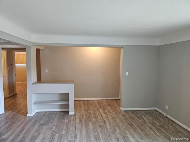 23091 Sussex Street, Oak Park, MI 48237