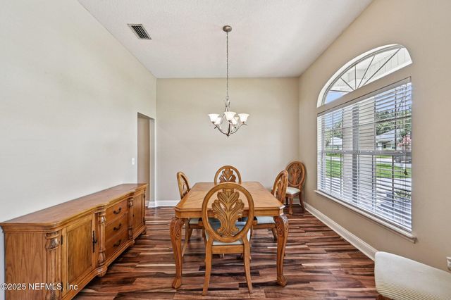 618 LOOKOUT LAKES Drive, Jacksonville, FL 32220