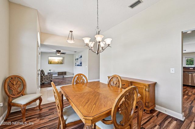 618 LOOKOUT LAKES Drive, Jacksonville, FL 32220