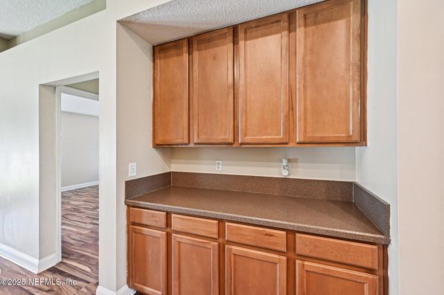 618 LOOKOUT LAKES Drive, Jacksonville, FL 32220