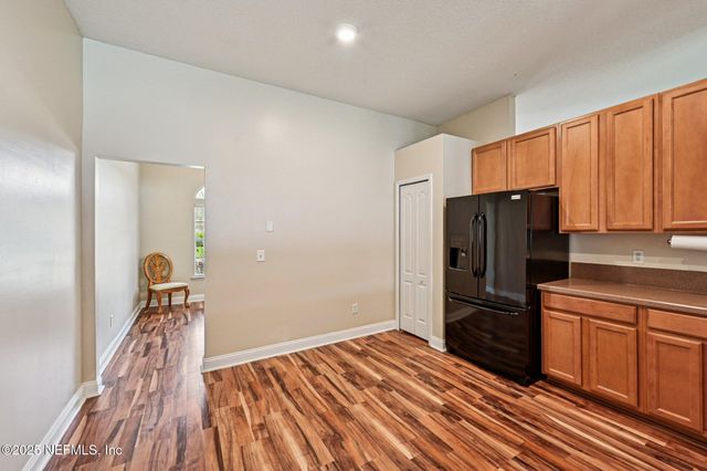 618 LOOKOUT LAKES Drive, Jacksonville, FL 32220