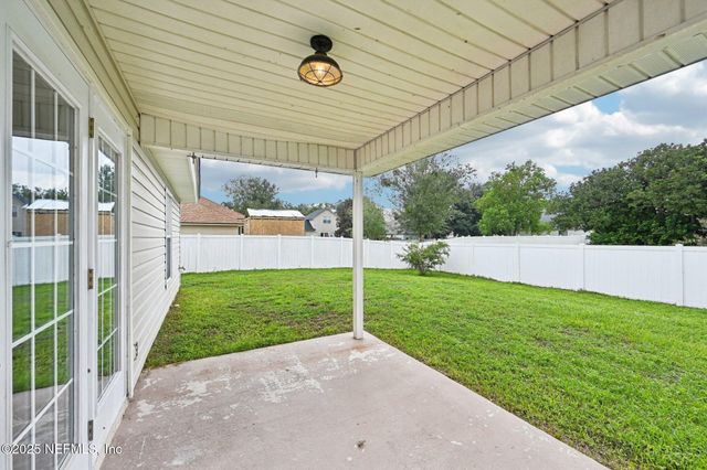 618 LOOKOUT LAKES Drive, Jacksonville, FL 32220