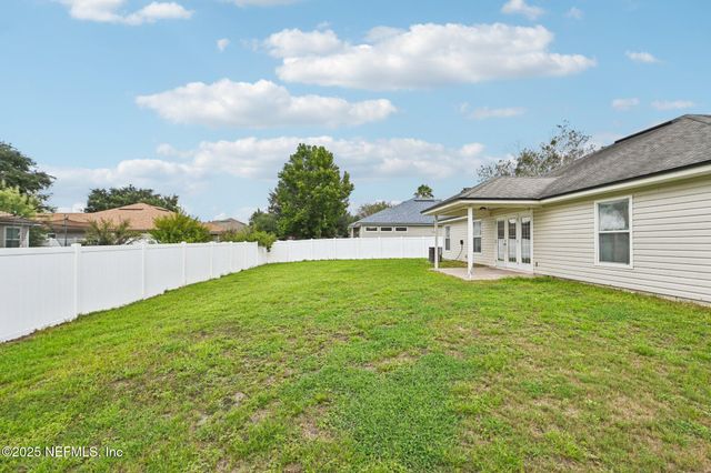 618 LOOKOUT LAKES Drive, Jacksonville, FL 32220
