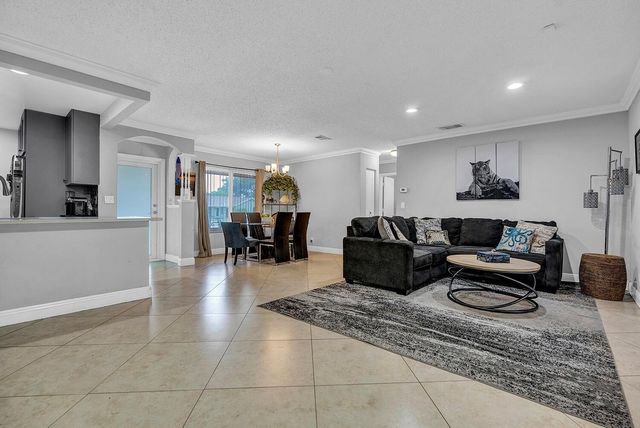 9544 Richmond Circle, Boca Raton, FL 33434