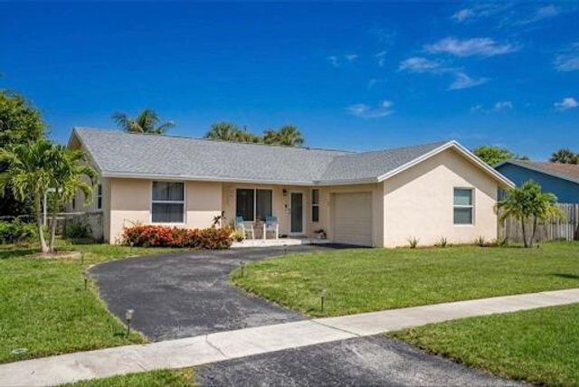 9544 Richmond Circle, Boca Raton, FL 33434