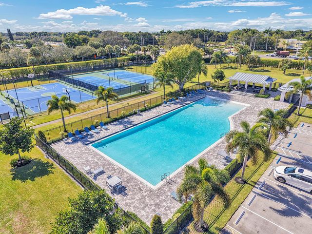 9544 Richmond Circle, Boca Raton, FL 33434