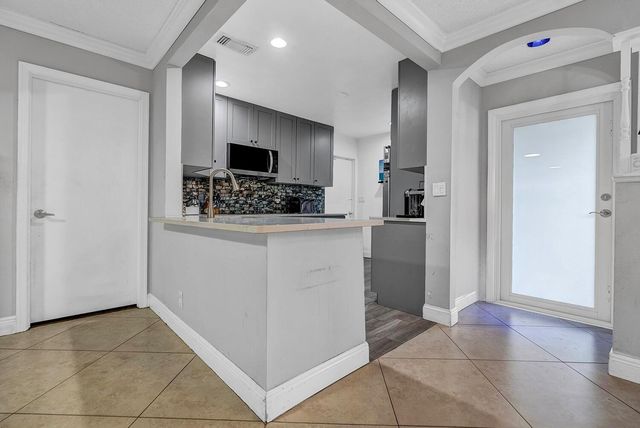 9544 Richmond Circle, Boca Raton, FL 33434