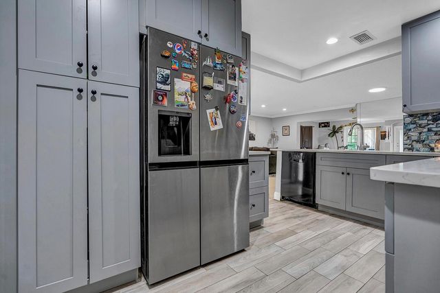 9544 Richmond Circle, Boca Raton, FL 33434