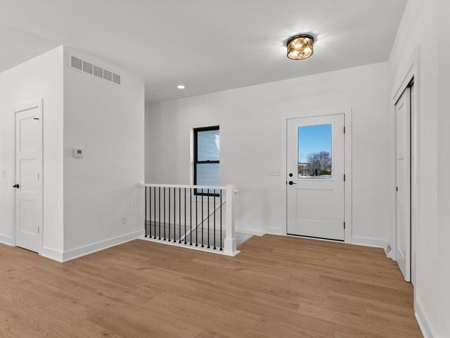 947 Berenschot TRAIL, Cedar Grove, WI 53013