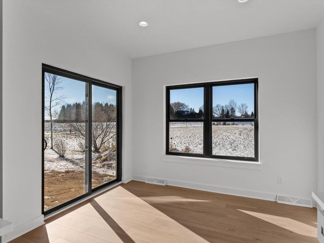 947 Berenschot TRAIL, Cedar Grove, WI 53013