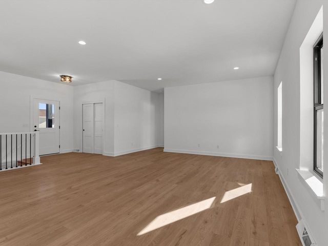 947 Berenschot TRAIL, Cedar Grove, WI 53013