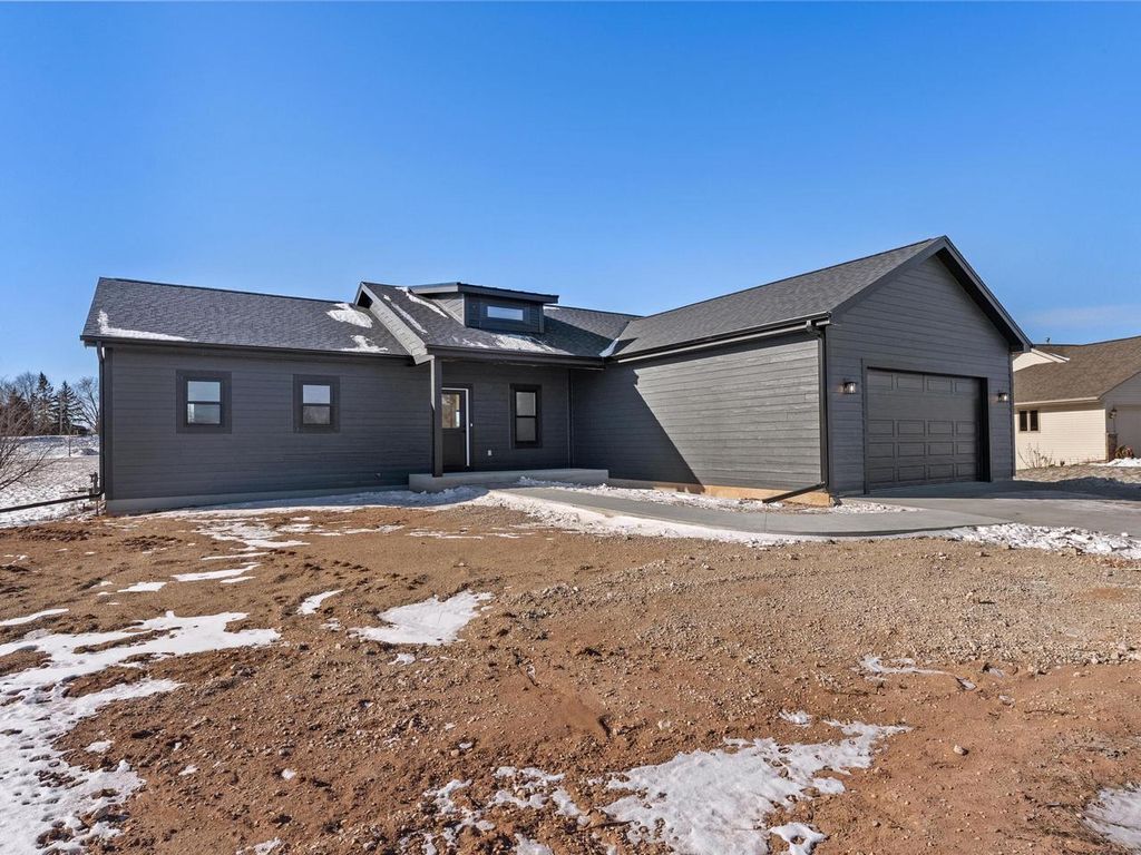 947 Berenschot TRAIL, Cedar Grove, WI 53013