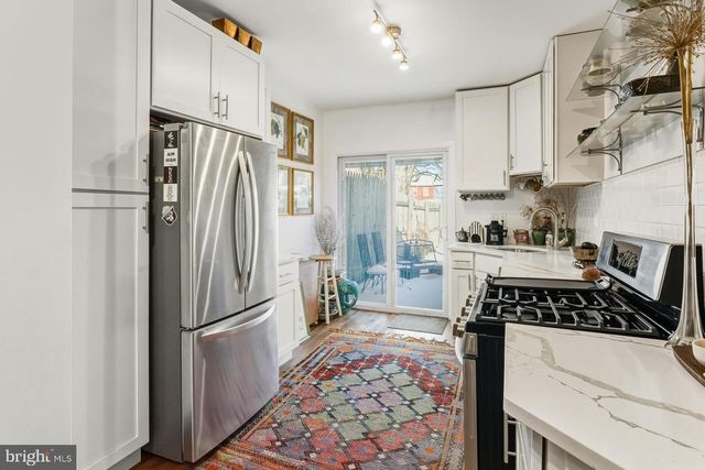 32 PERRINE AVE, Trenton, NJ 08638