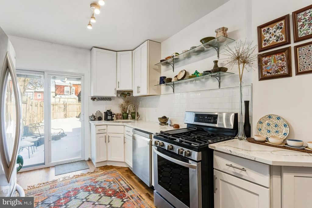 32 PERRINE AVE, Trenton, NJ 08638