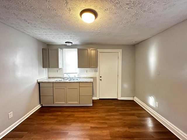 1249-1251 E 15th Avenue, Columbus, OH 43211