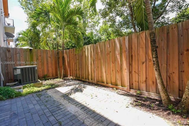 10455 NW 82nd Street 10, Doral, FL 33178