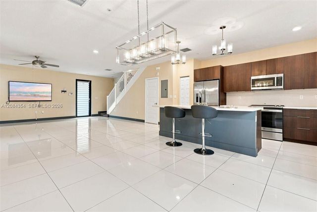 10455 NW 82nd Street 10, Doral, FL 33178