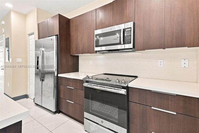 10455 NW 82nd Street 10, Doral, FL 33178