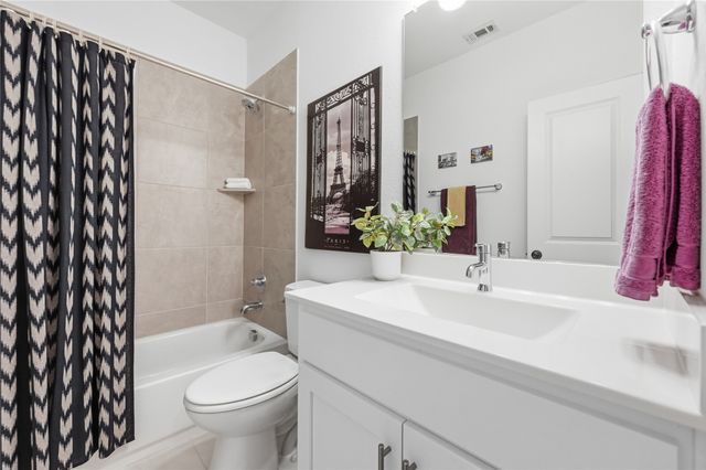 107 Harwood Drive, Lewisville, TX 75067