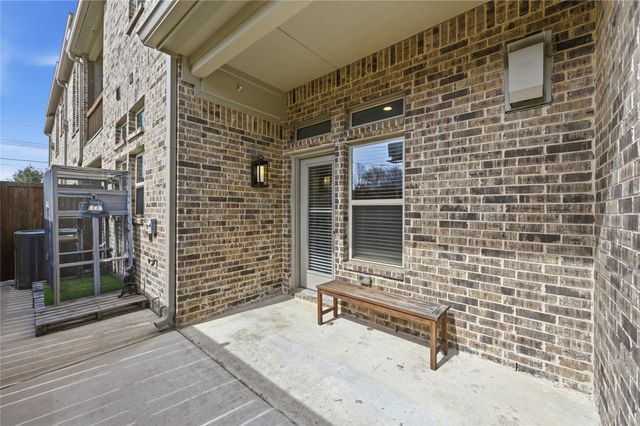 107 Harwood Drive, Lewisville, TX 75067