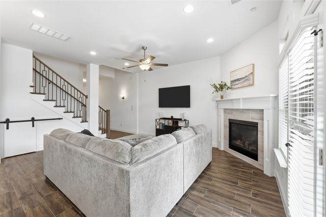 107 Harwood Drive, Lewisville, TX 75067