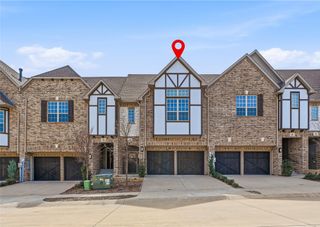 107 Harwood Drive, Lewisville, TX 75067
